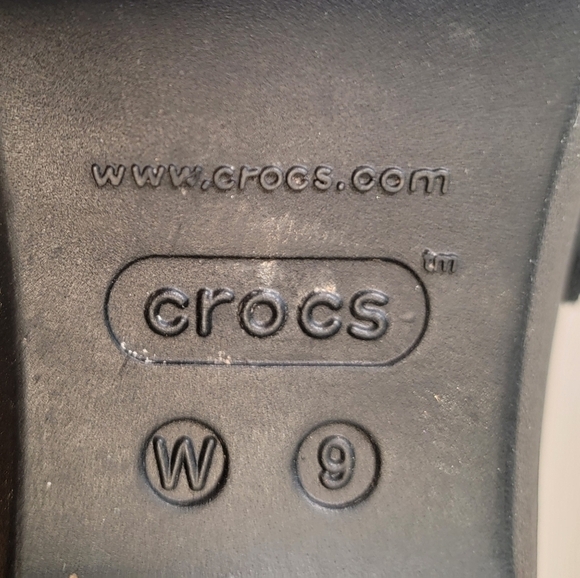 CROCS Sarah Clogs Heels Strap and Buckle Size 9 - Picture 16 of 17